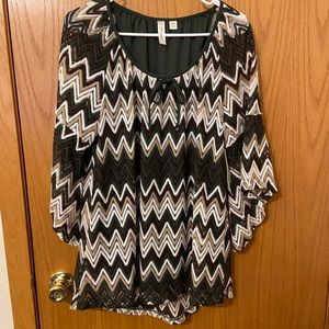 Pretty chevron blouse size 2X
